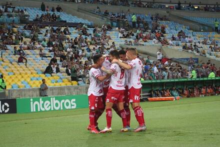Fluminense 3-2 Vila Nova